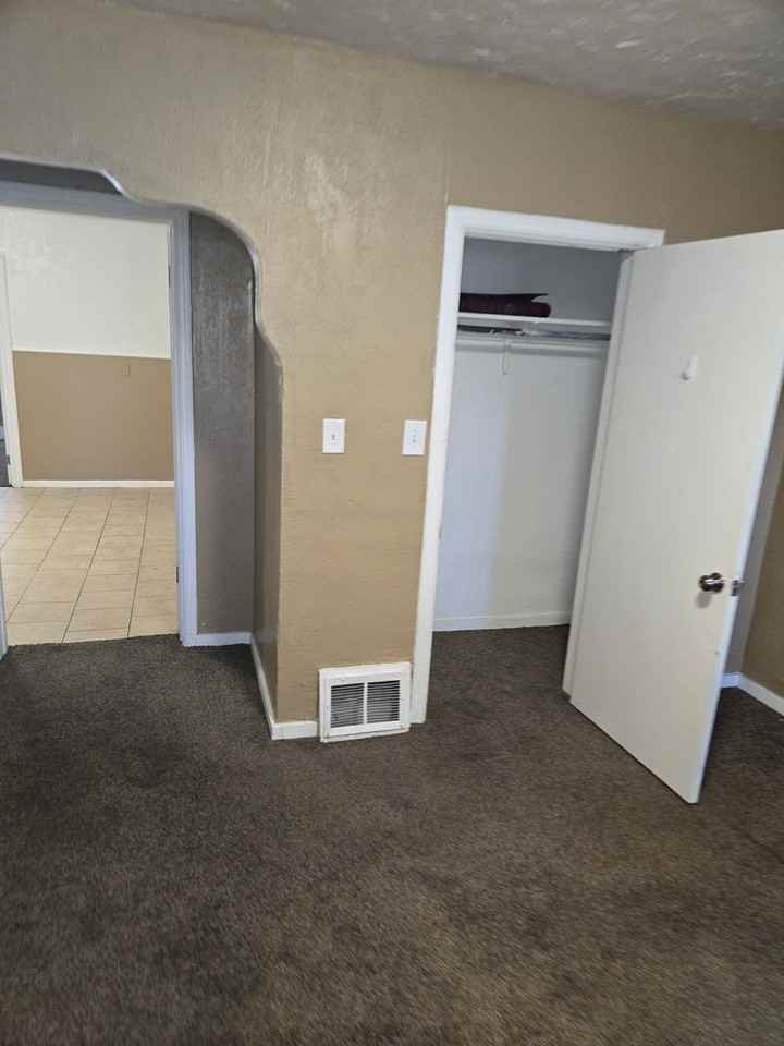 2874 Adams Ave - Photo 4 of 6