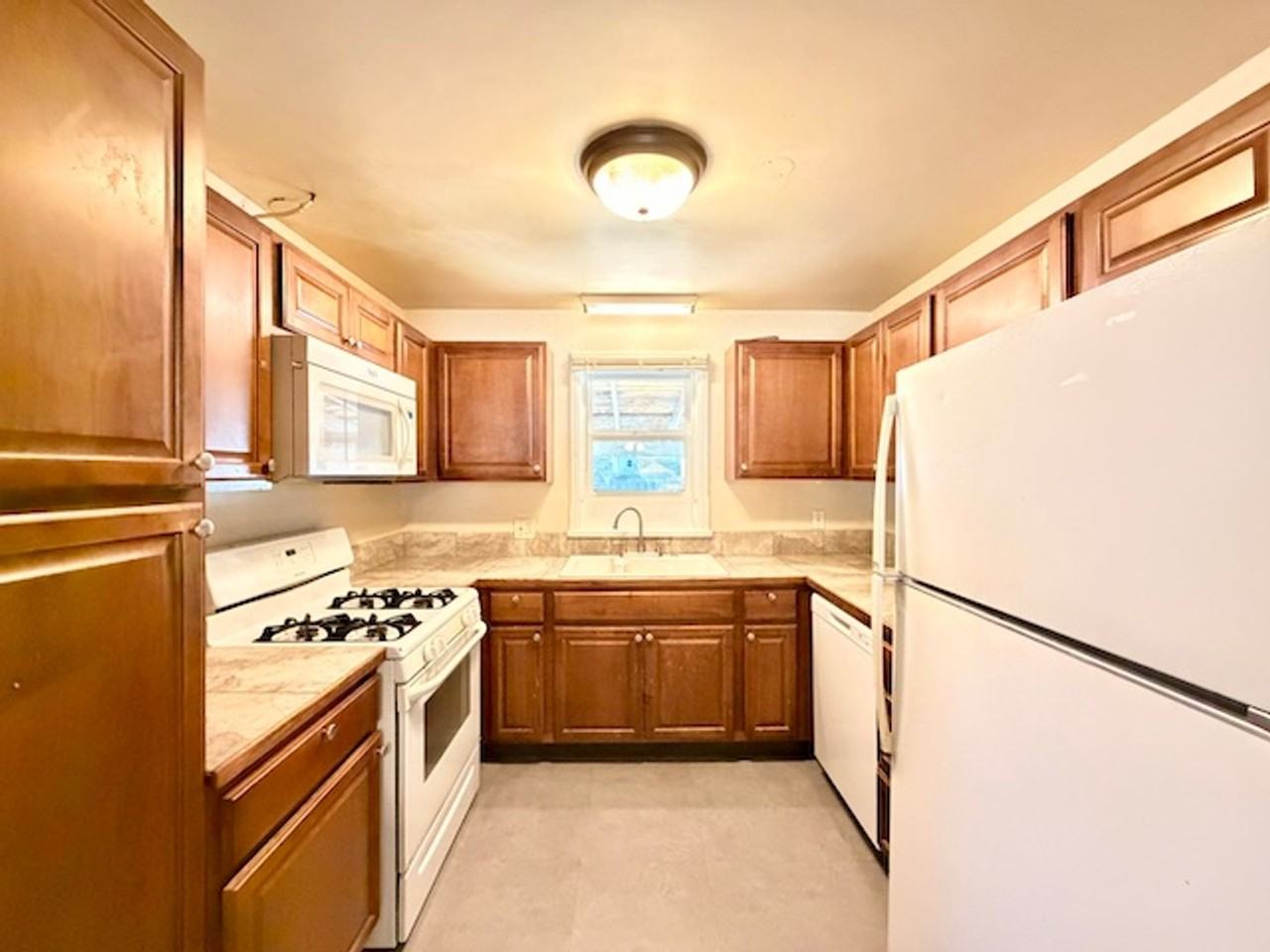 2545 South Lafayette Street - Photo 4 of 36