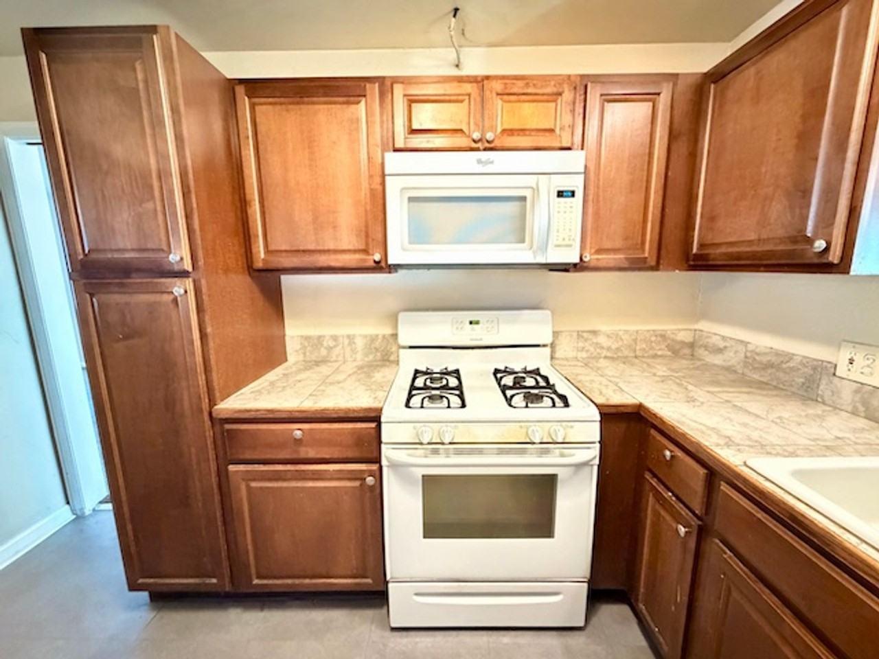 2545 South Lafayette Street - Photo 6 of 36