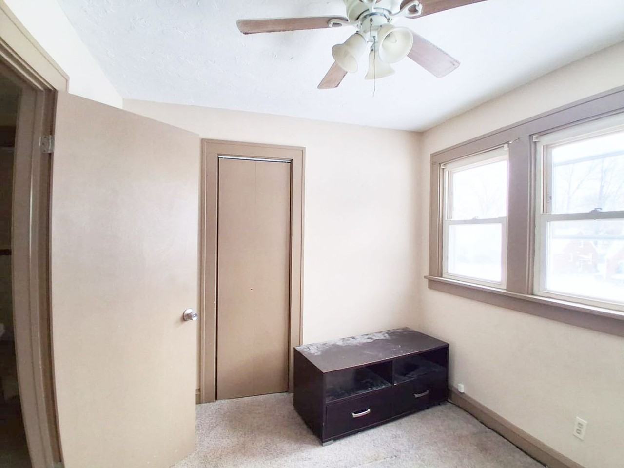 1525 East 254th Street - Photo 6 of 12