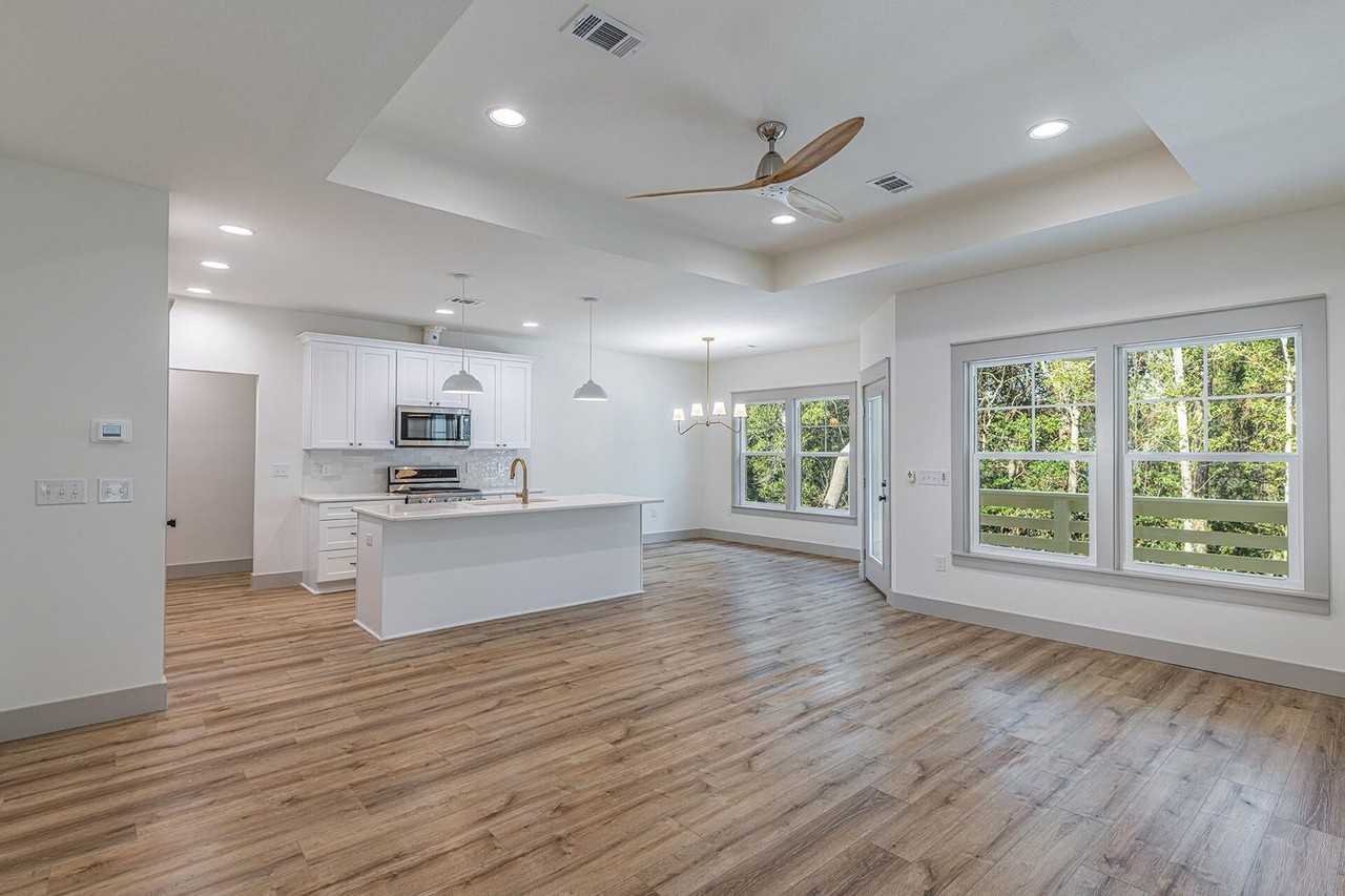 110 4th Street - Photo 6 of 24