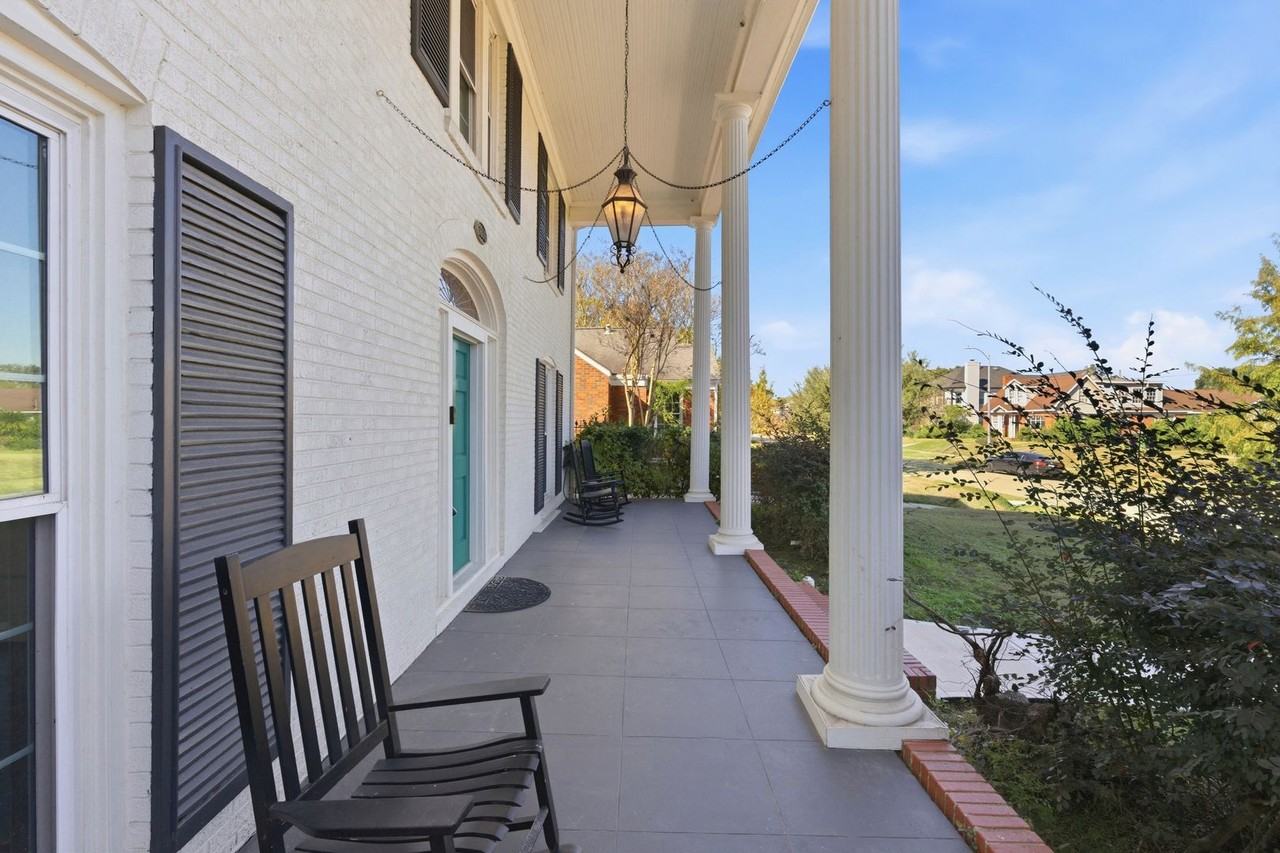 6666 Fairfield St - Photo 5 of 50