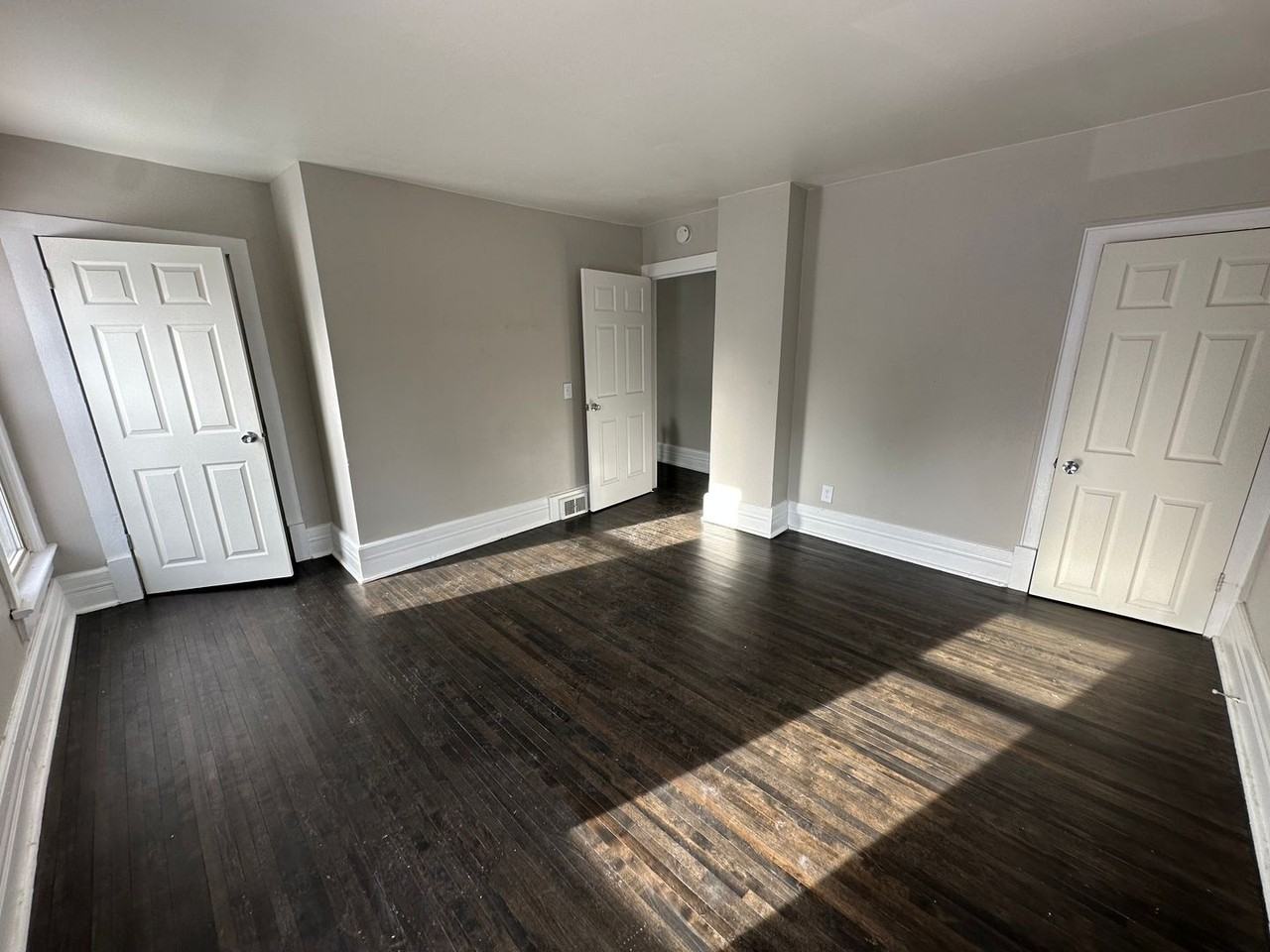 416 Dunbar Avenue - Photo 6 of 9