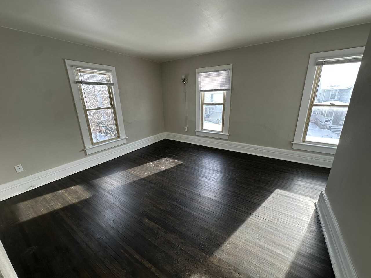 416 Dunbar Avenue - Photo 7 of 9