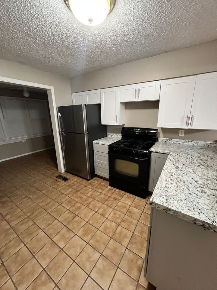 2386 South Delaware Court - Photo 3 of 15