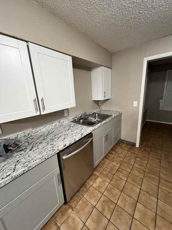 2386 South Delaware Court - Photo 5 of 15