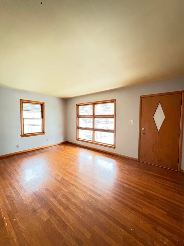 934 Nevin Street - Photo 3 of 18