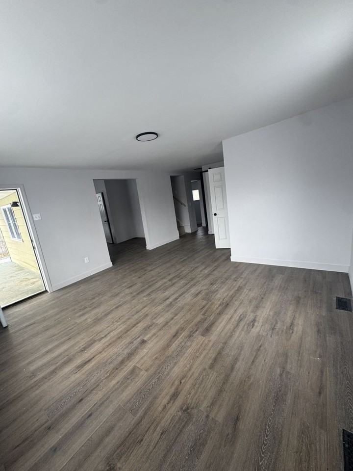 908 John Street - Photo 3 of 10