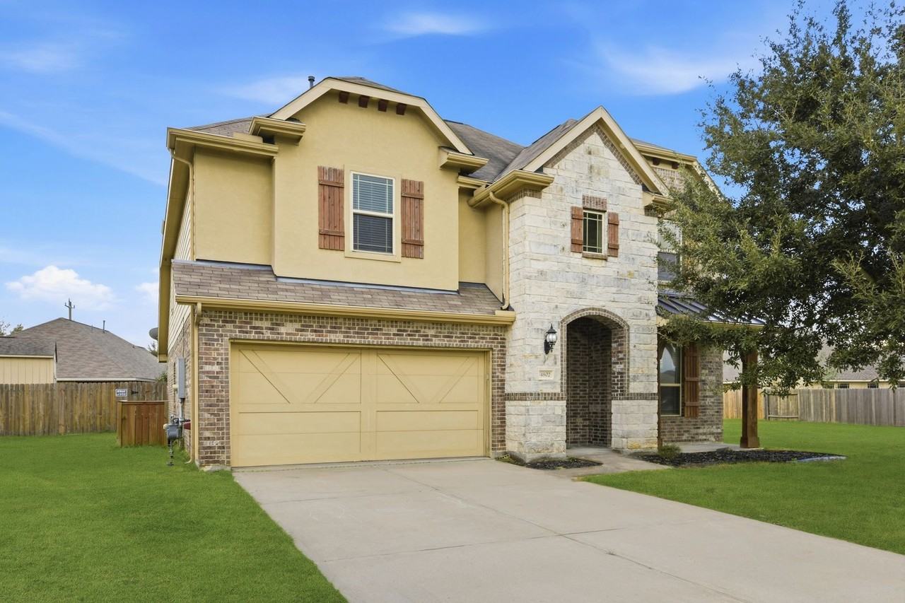 4802 Taylor Dr - Photo 2 of 50