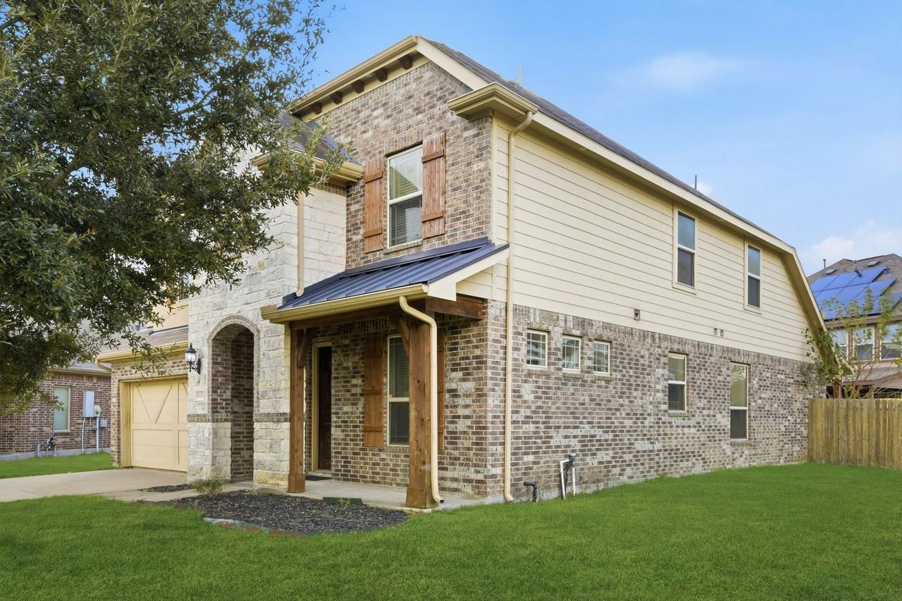 4802 Taylor Dr - Photo 3 of 50