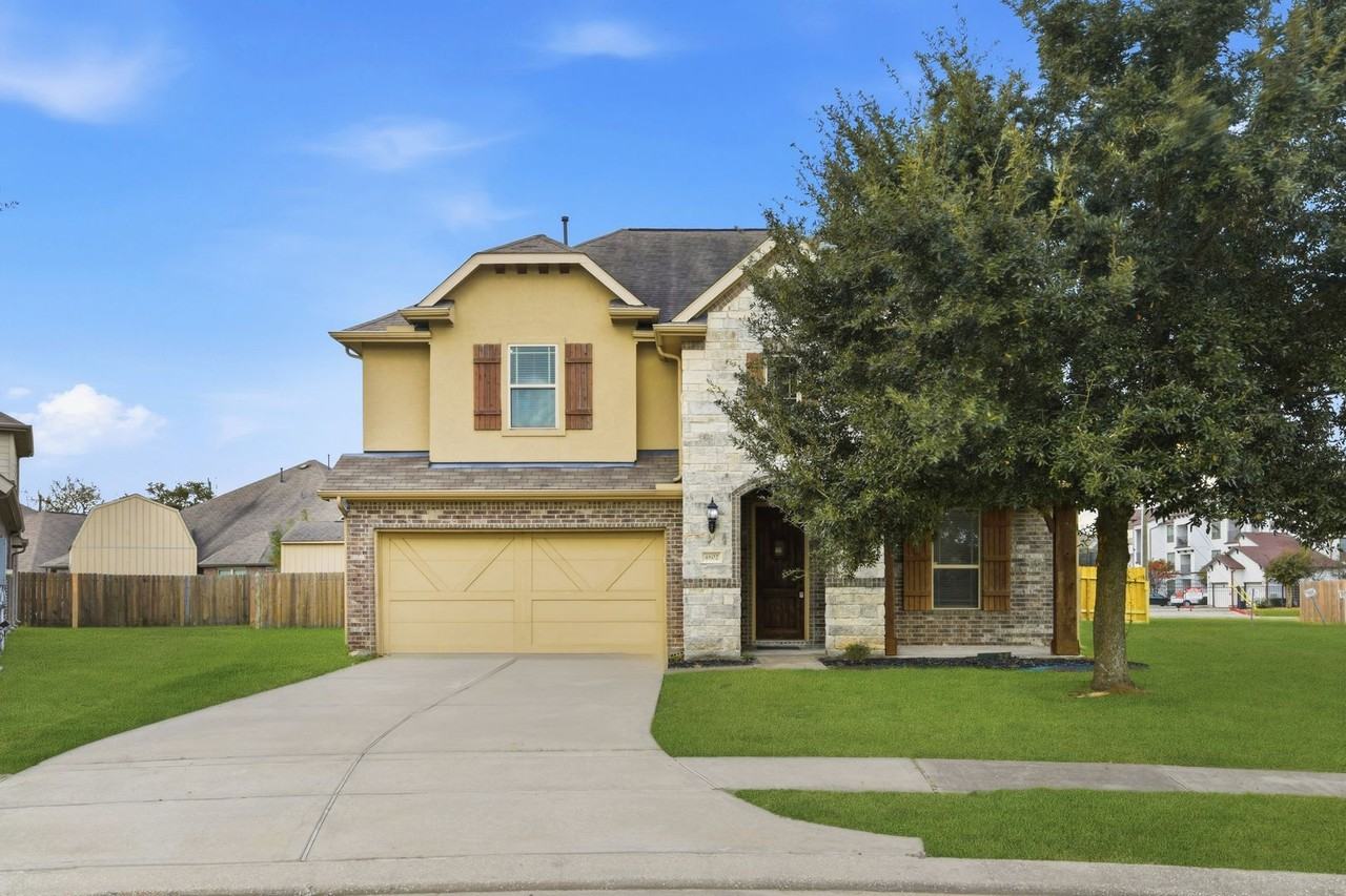 4802 Taylor Dr - Photo 4 of 50