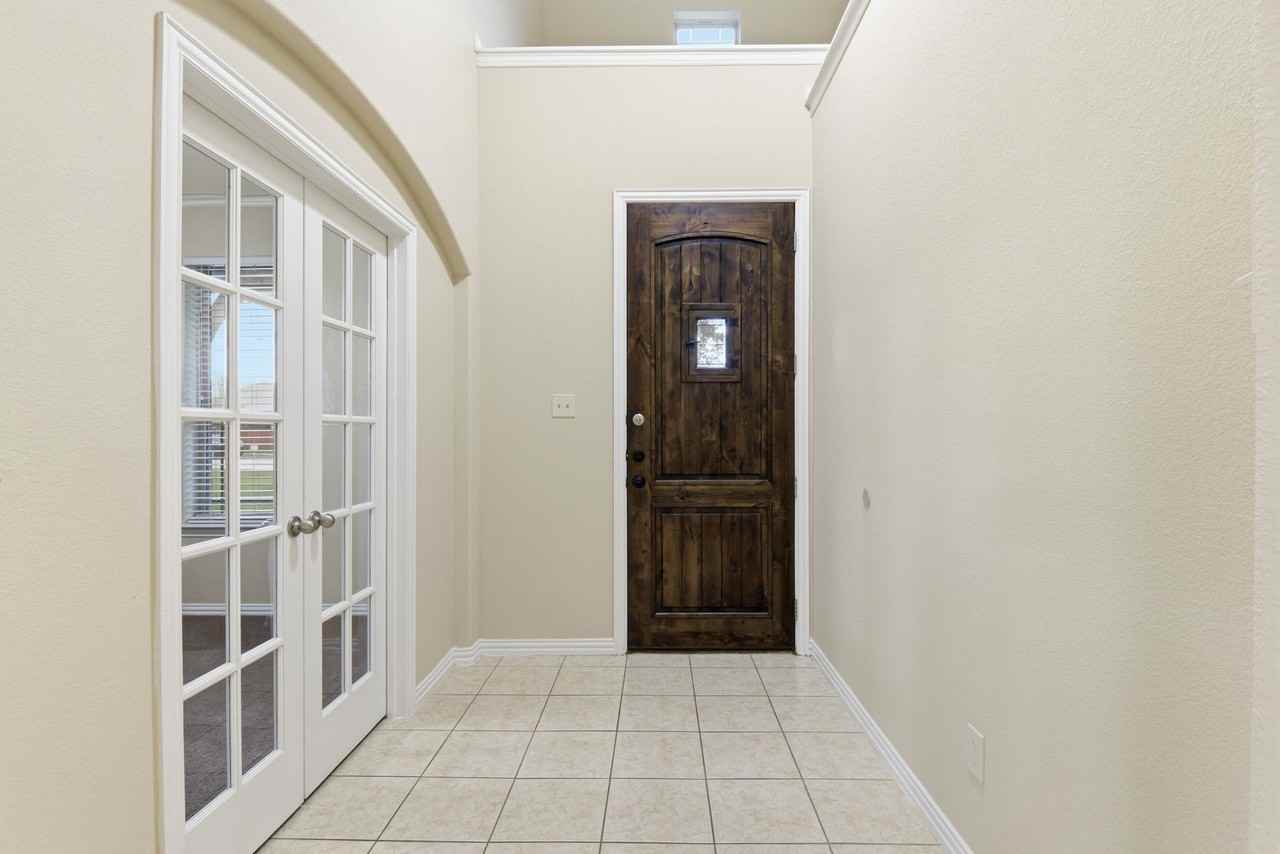 4802 Taylor Dr - Photo 6 of 50