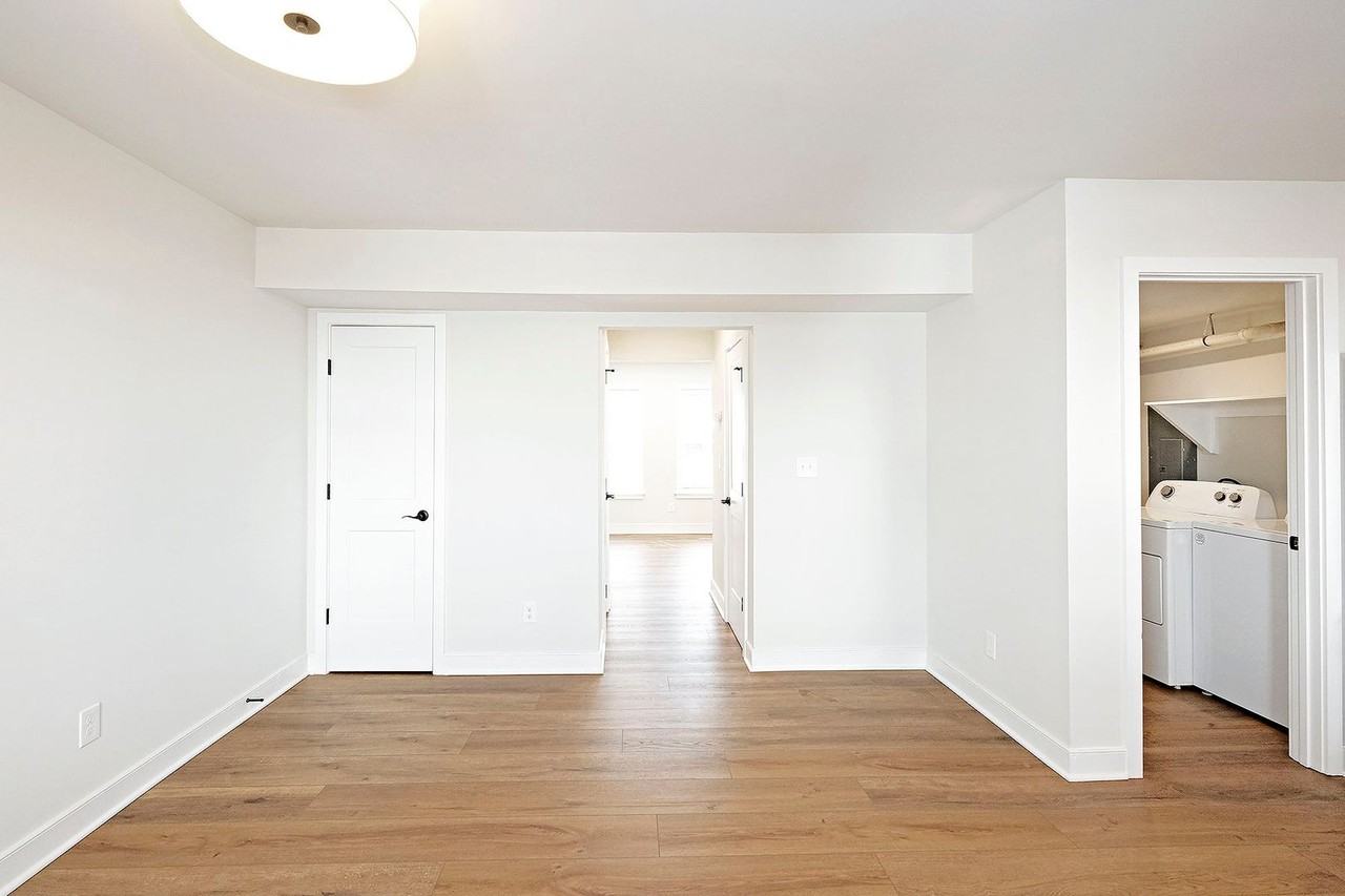 919 Belmont Ave - Photo 4 of 13