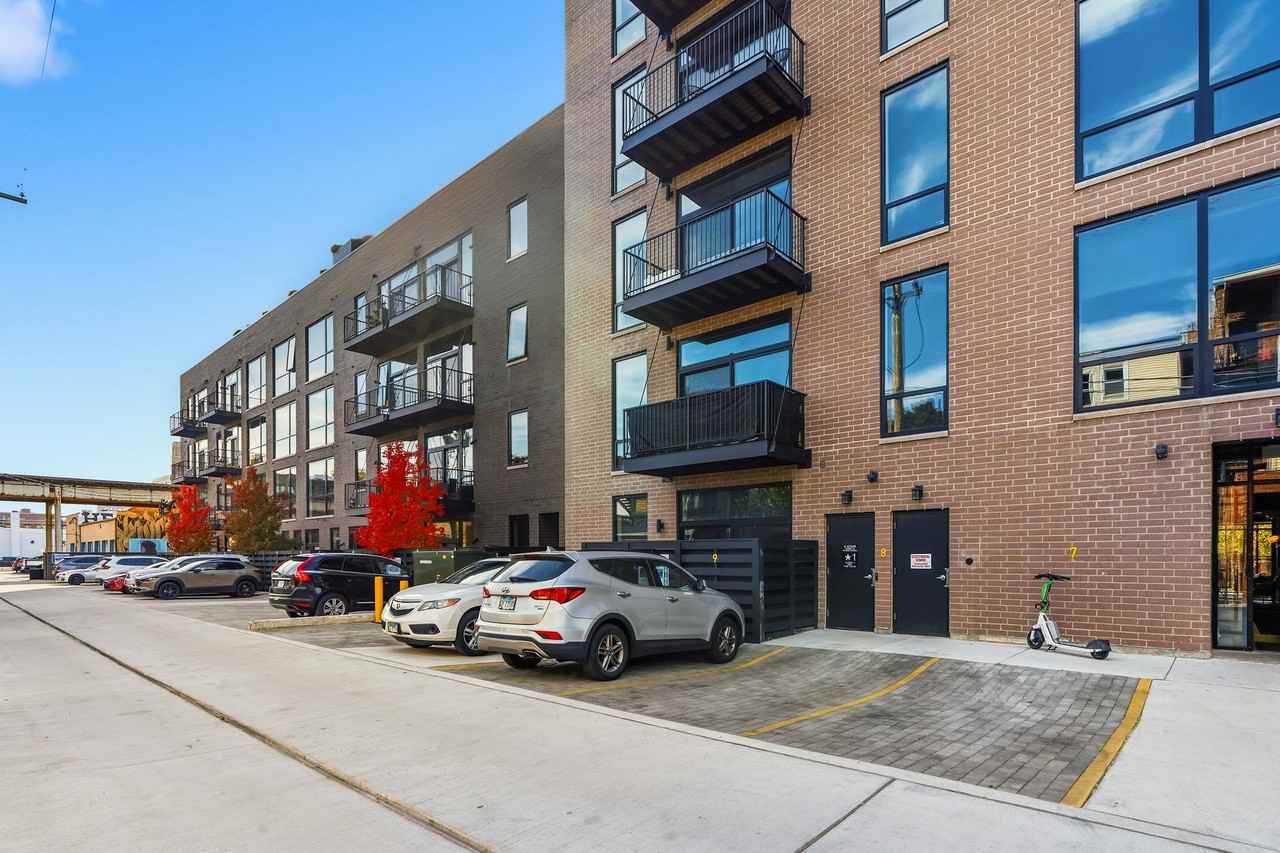 Low-Line Commons - Photo 7 of 43