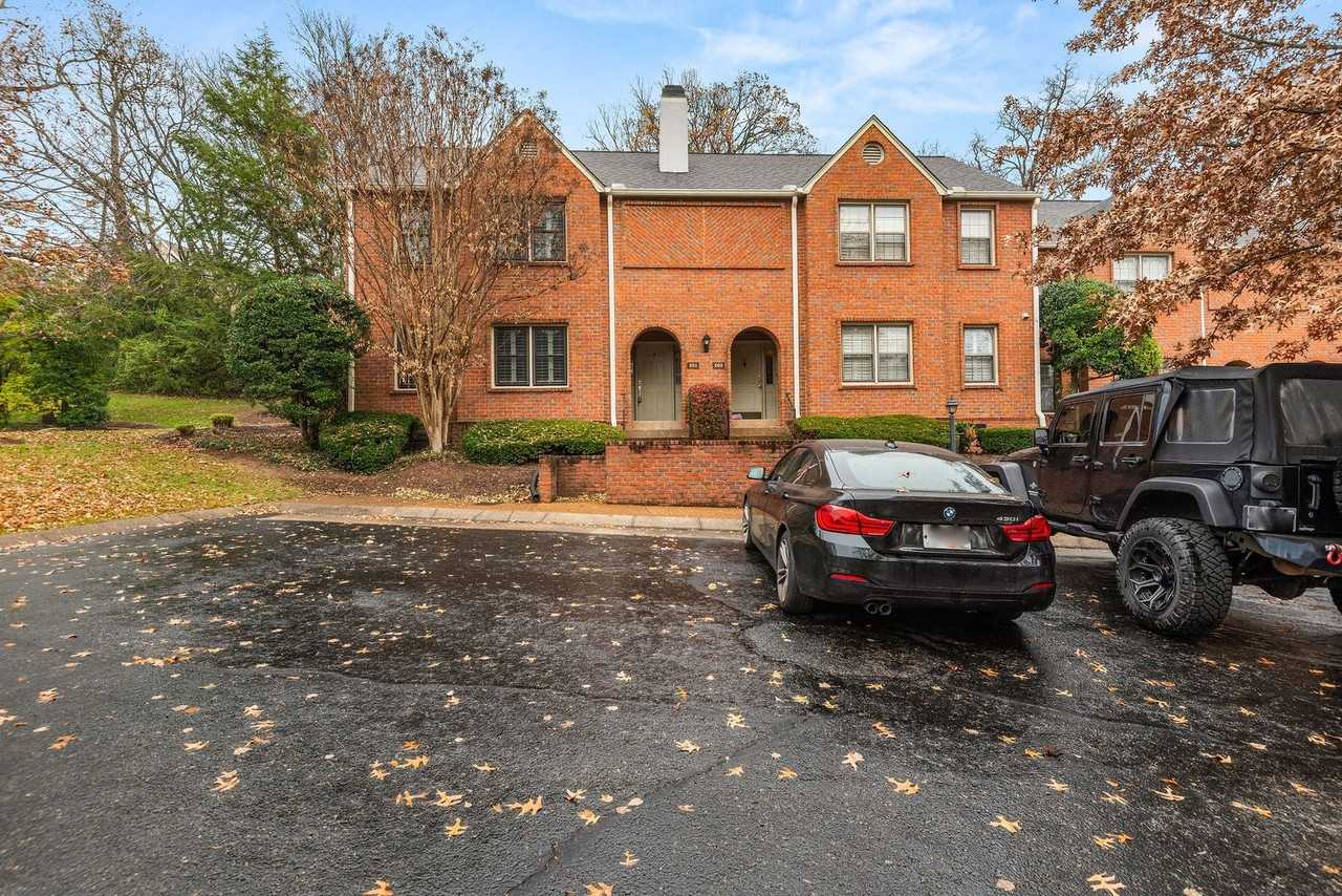 201 Westchase Dr - Photo 2 of 35