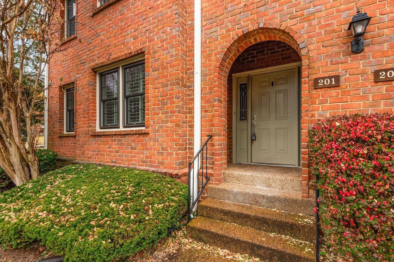 201 Westchase Dr - Photo 6 of 35