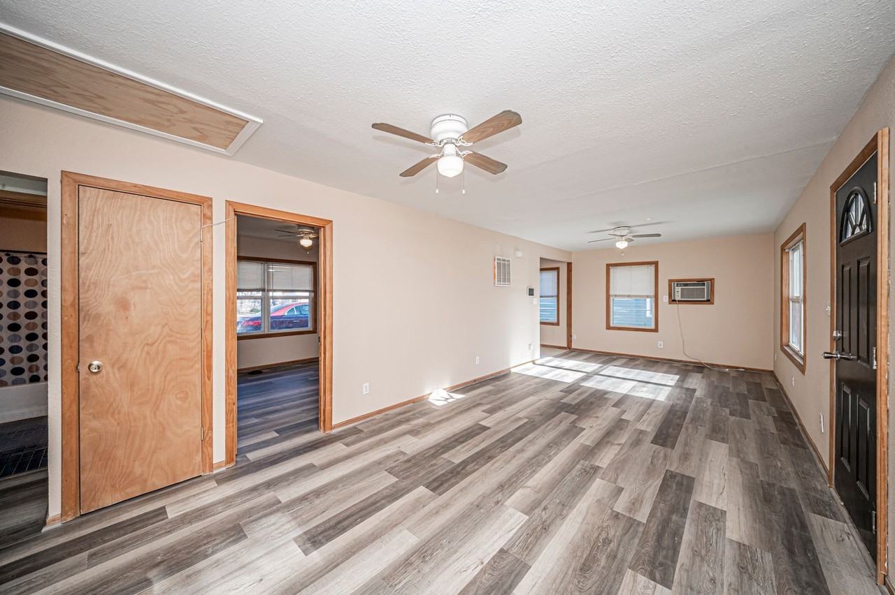 332 West 14th Street - Photo 4 of 25