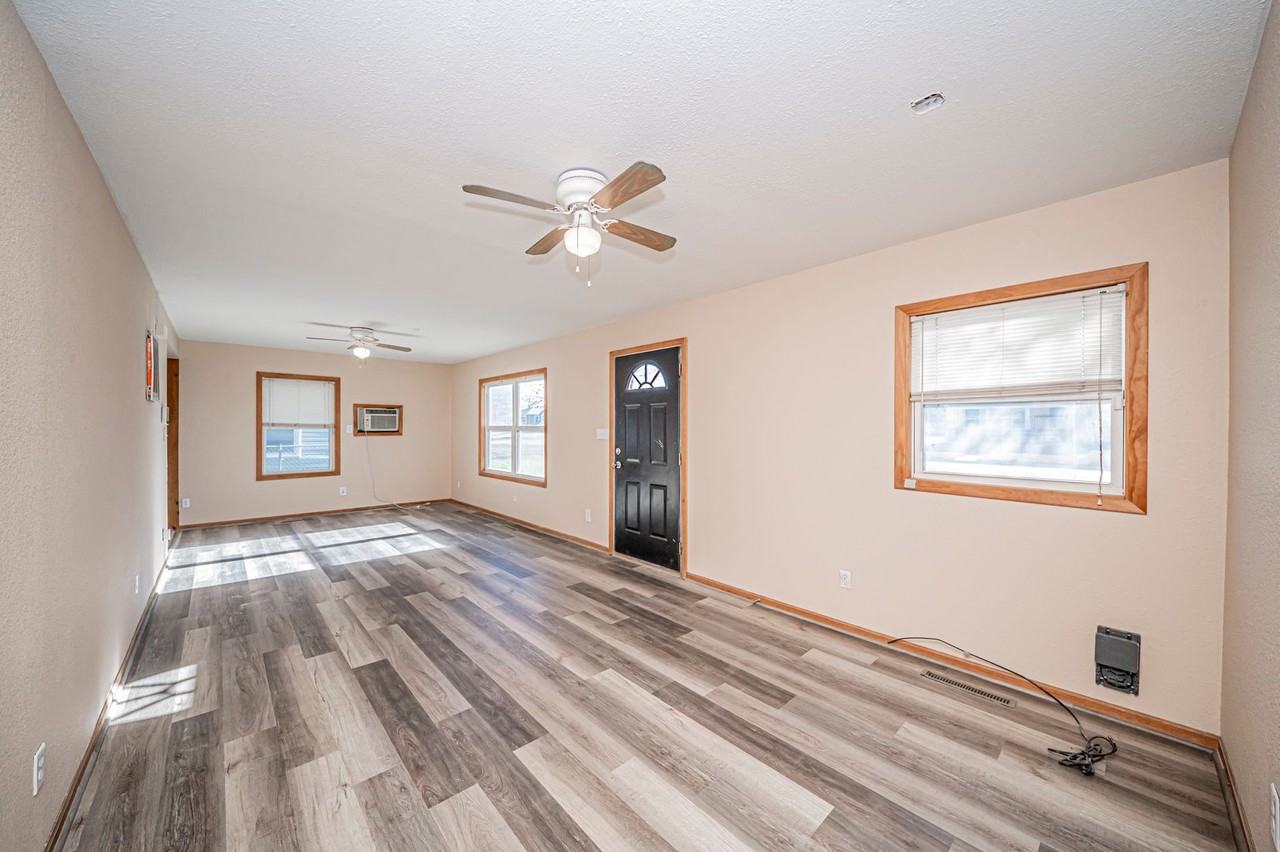 332 West 14th Street - Photo 5 of 25