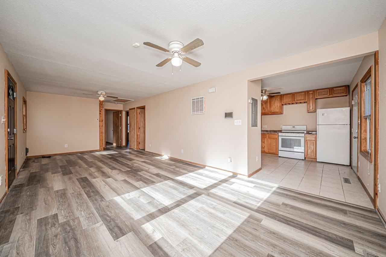 332 West 14th Street - Photo 6 of 25