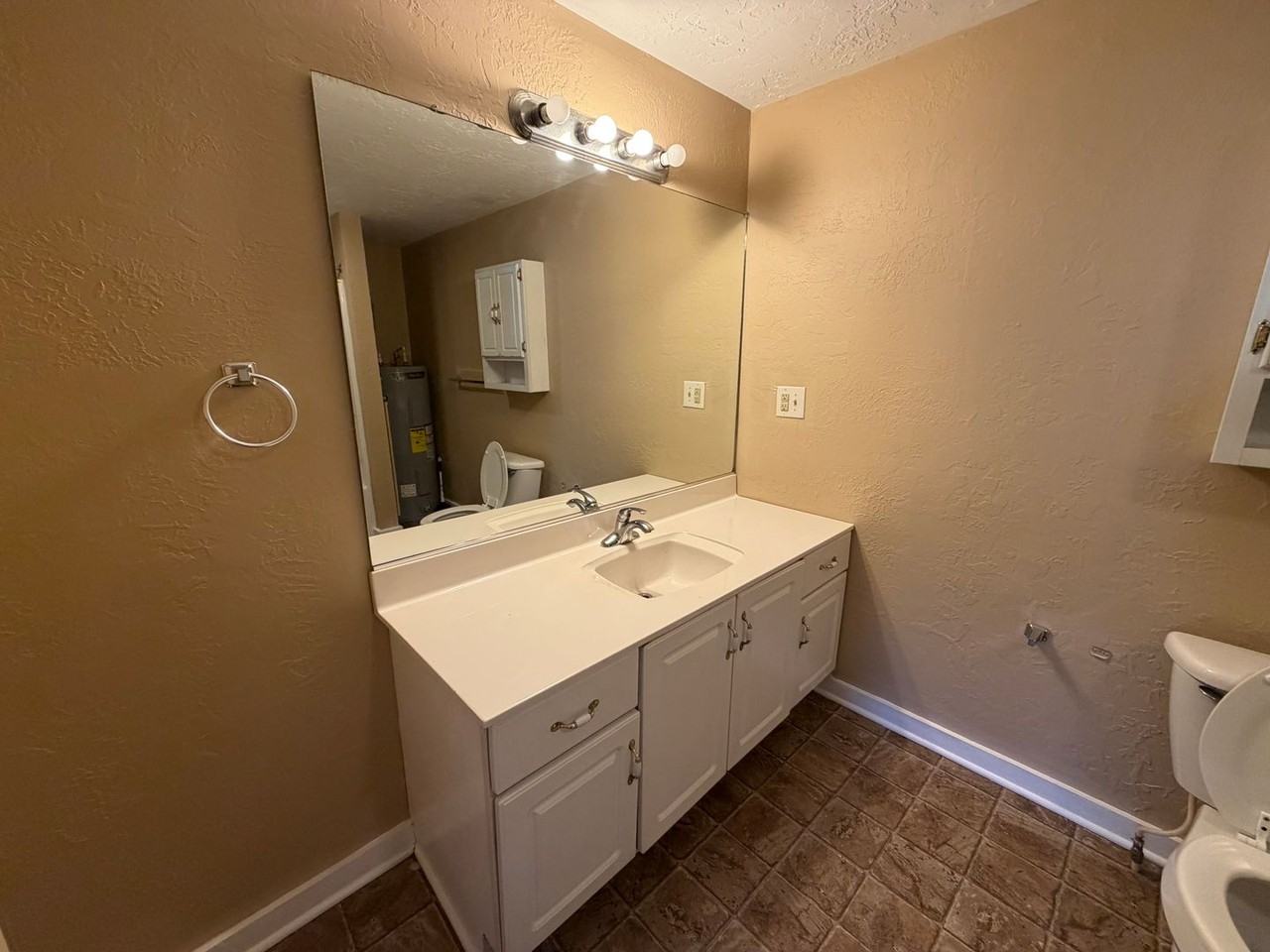 110 Carter Street - Photo 7 of 9