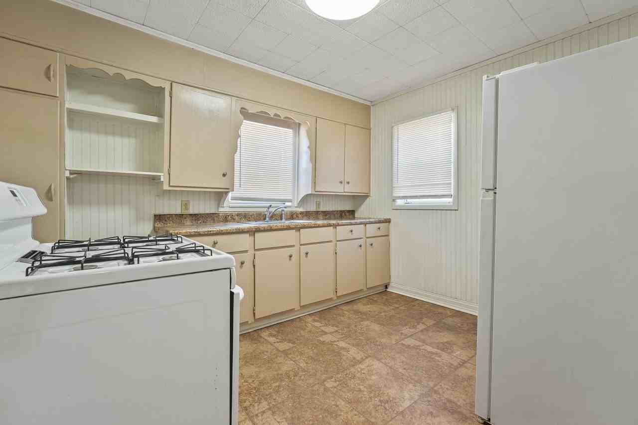 2822 35th Street - Photo 3 of 7