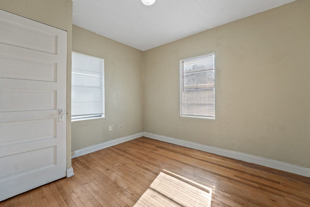 2822 35th Street - Photo 6 of 7