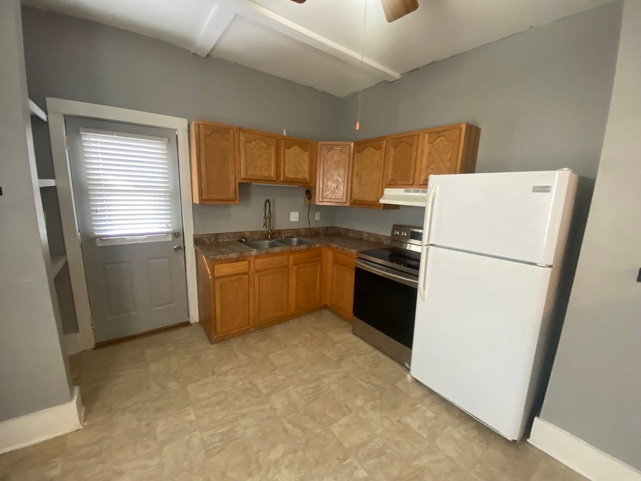 124 North Thornwood Avenue - Photo 2 of 6