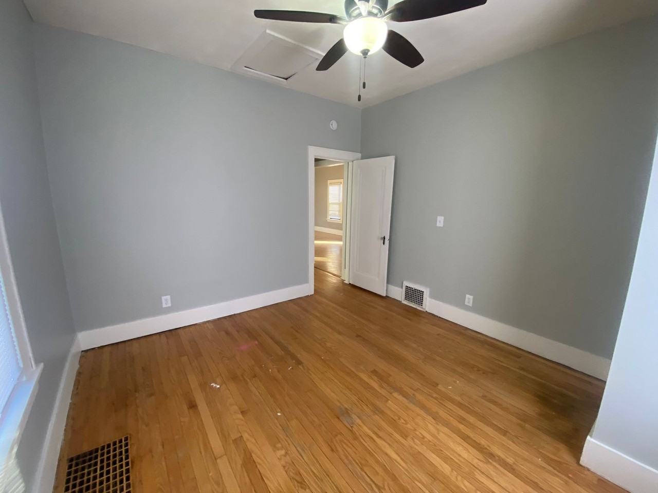 124 North Thornwood Avenue - Photo 5 of 6