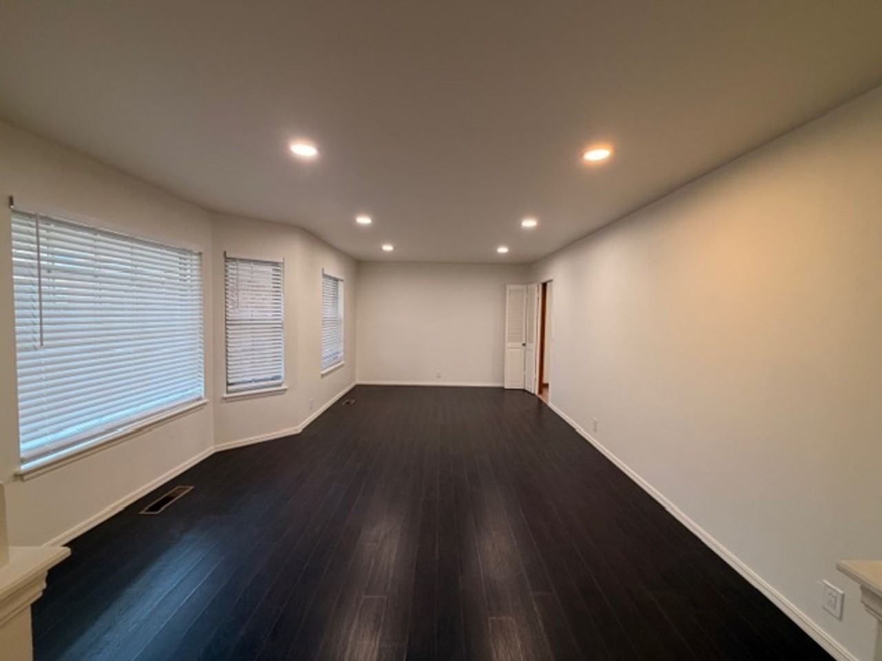 4909 Northwest 62nd Street - Photo 3 of 28