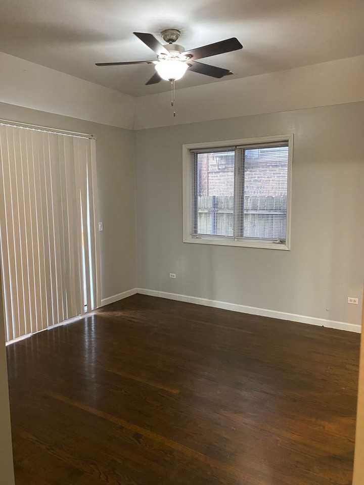 6646 South Greenwood Avenue - Photo 2 of 12