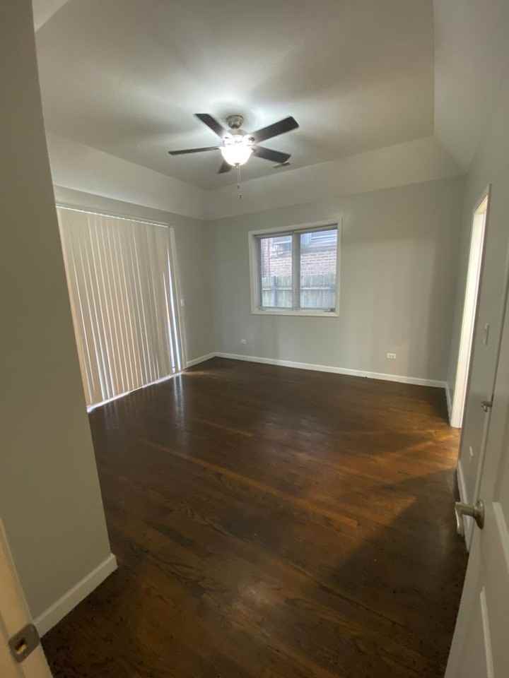 6646 South Greenwood Avenue - Photo 4 of 12