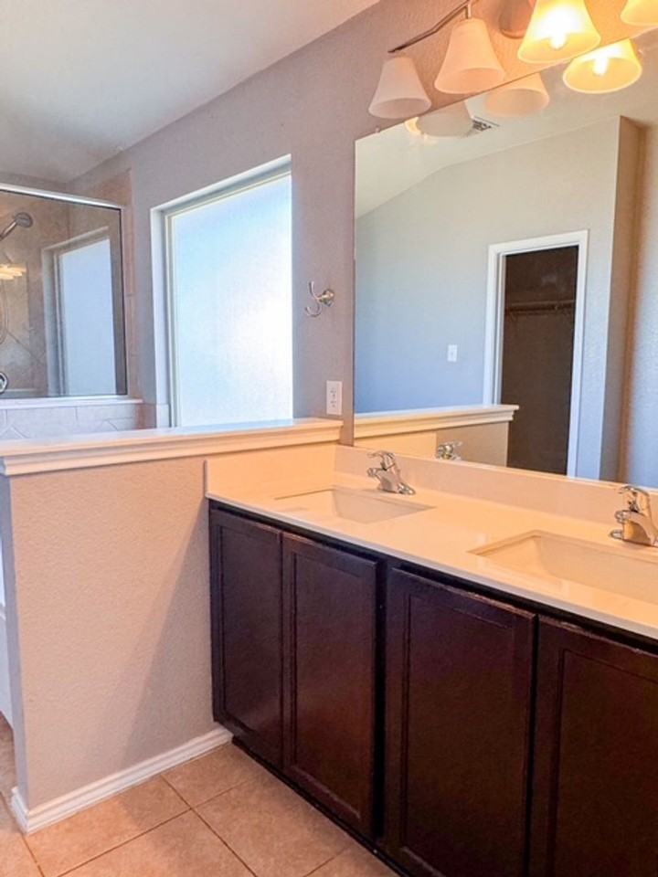 1237 Briscoe Court - Photo 7 of 11