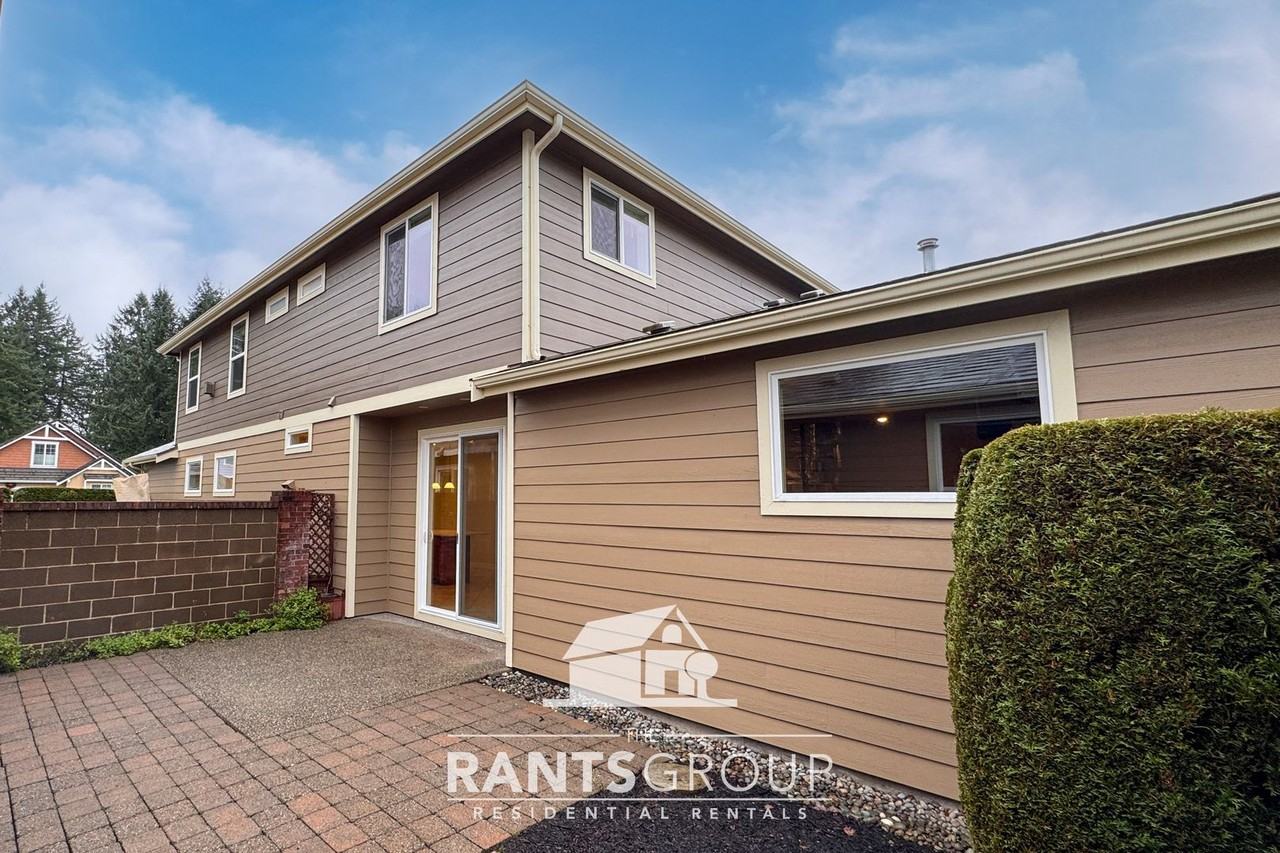 3701 Kinsale Lane Southeast - Photo 6 of 24