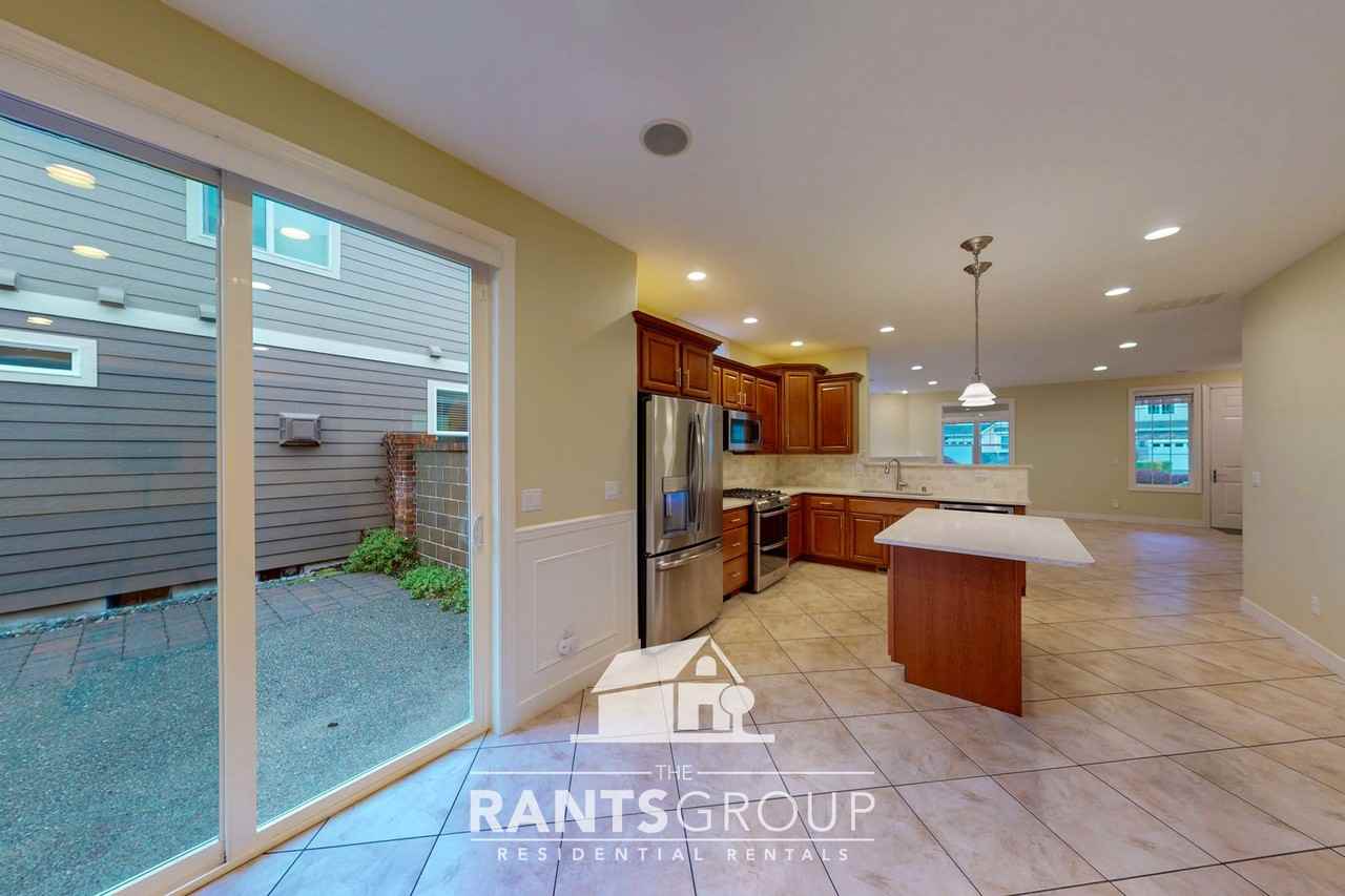 3701 Kinsale Lane Southeast - Photo 7 of 24