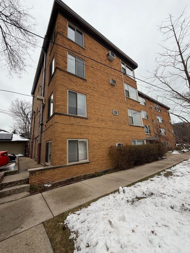 7400 North Sheridan Road #2A - Photo 2 of 17