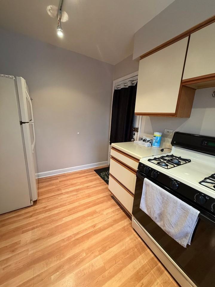 7400 North Sheridan Road #2A - Photo 5 of 17