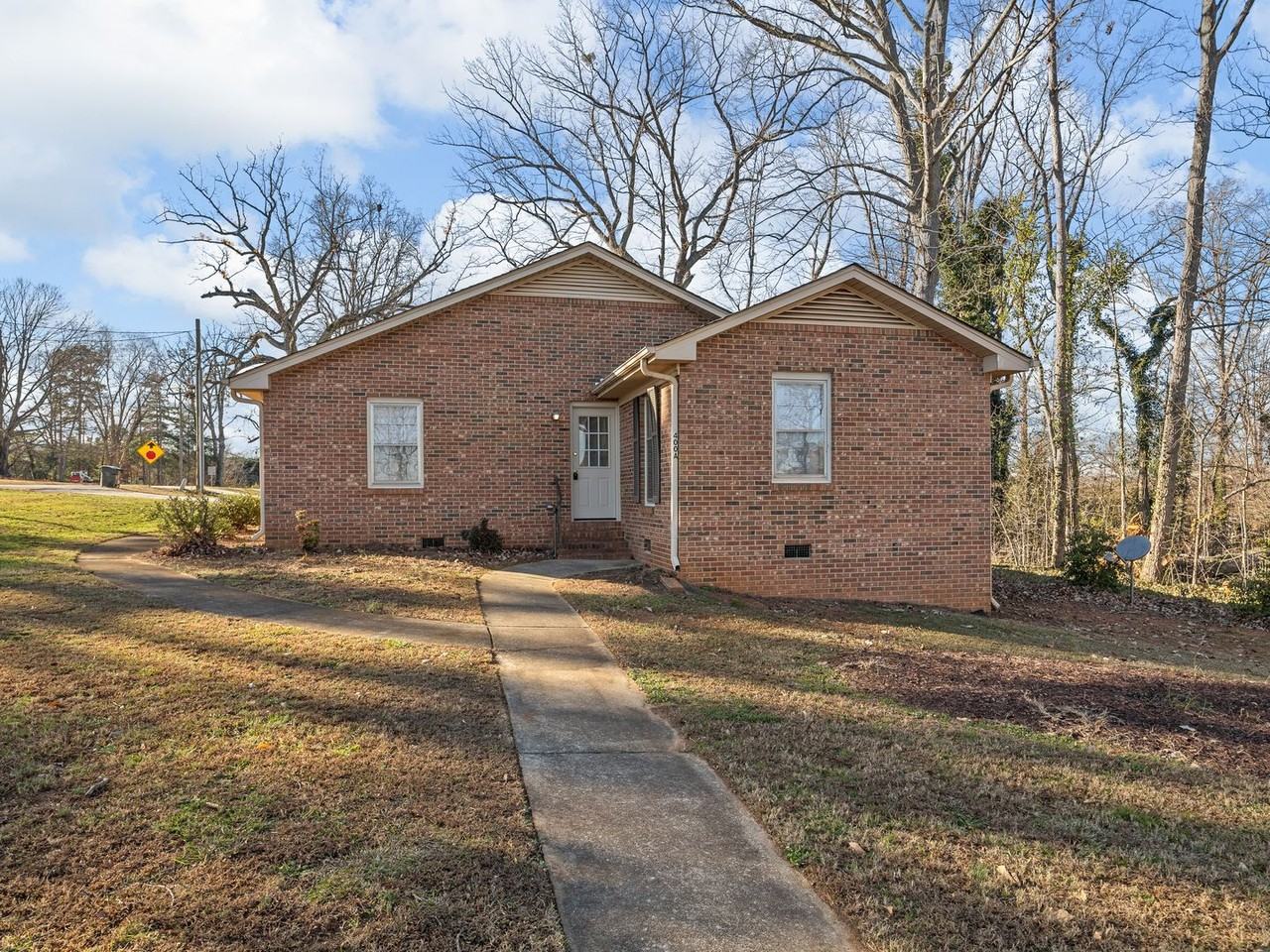 400 Taylor Road - Photo 4 of 26