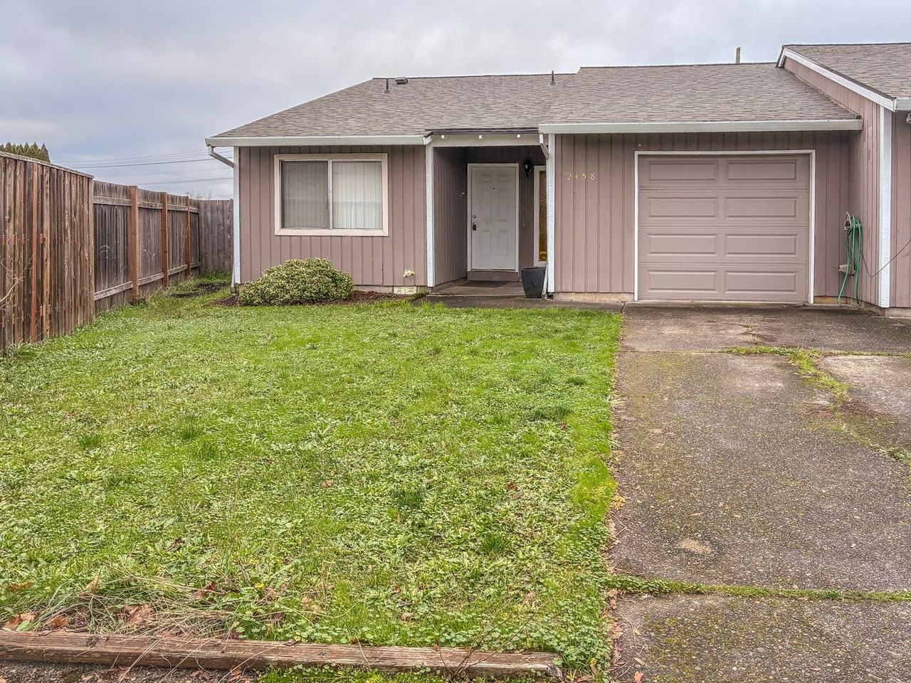 2458 Southeast 53rd Avenue - Photo 2 of 20