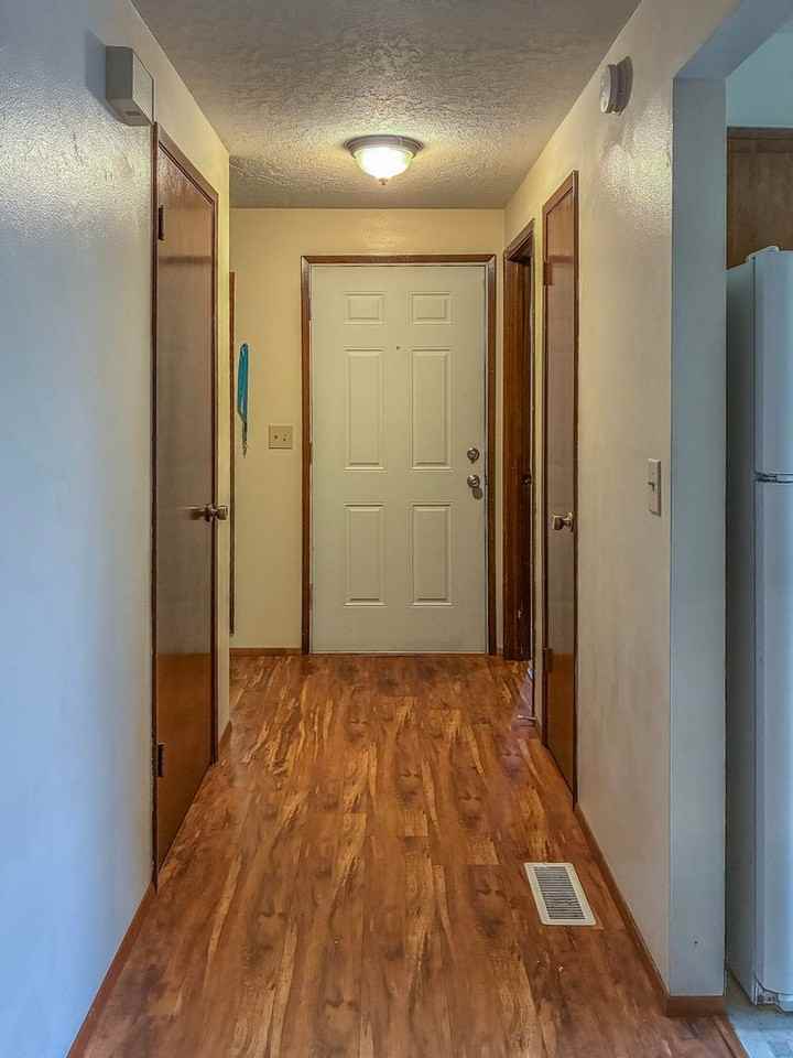 2458 Southeast 53rd Avenue - Photo 3 of 20