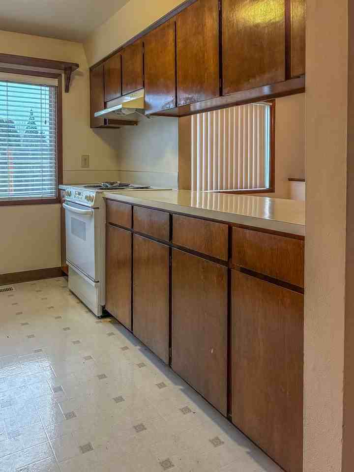 2458 Southeast 53rd Avenue - Photo 7 of 20