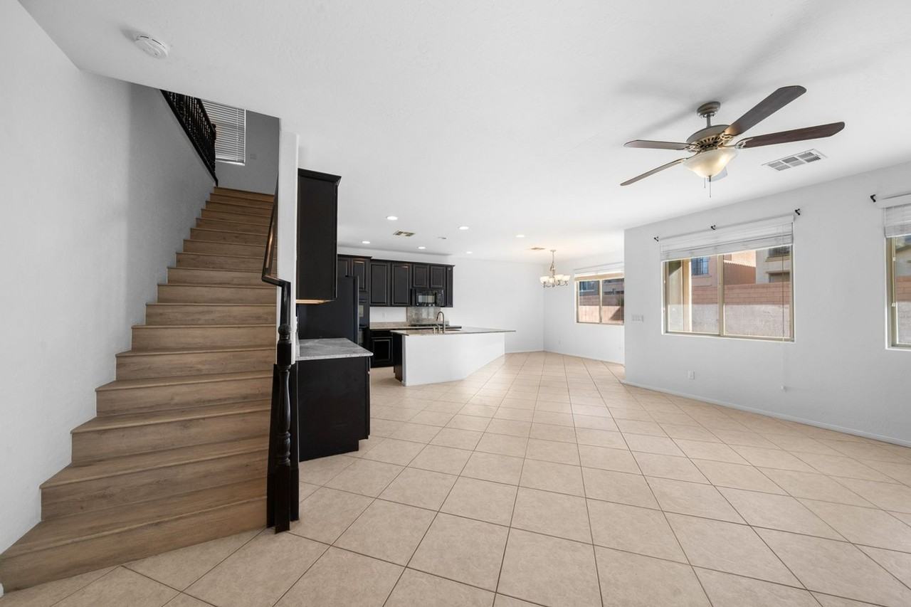 10059 Lady Apple Drive - Photo 2 of 32