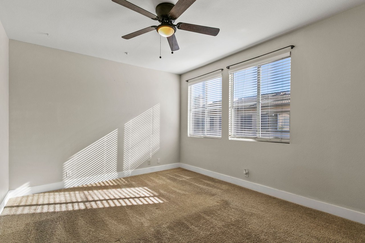 3336 East Rosedale Lane #D - Photo 5 of 15