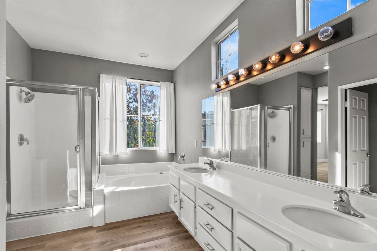 3336 East Rosedale Lane #D - Photo 6 of 15