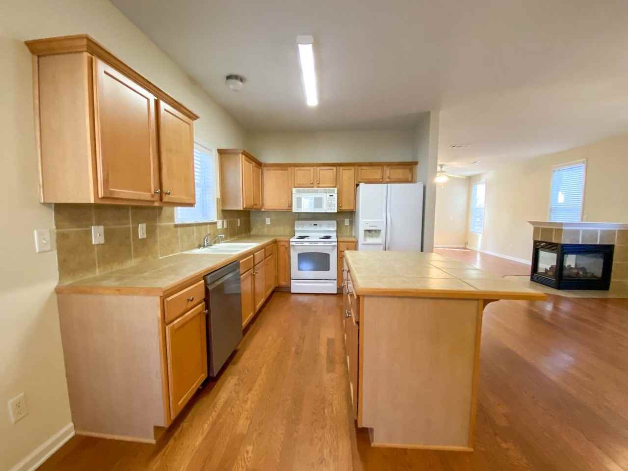 1366 Island Shore Drive - Photo 6 of 24