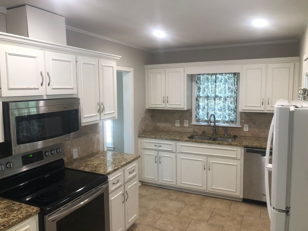 4113 Acacia Drive - Photo 5 of 21