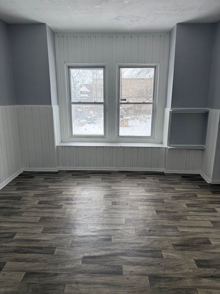 973 Stevenson Road - Photo 2 of 8