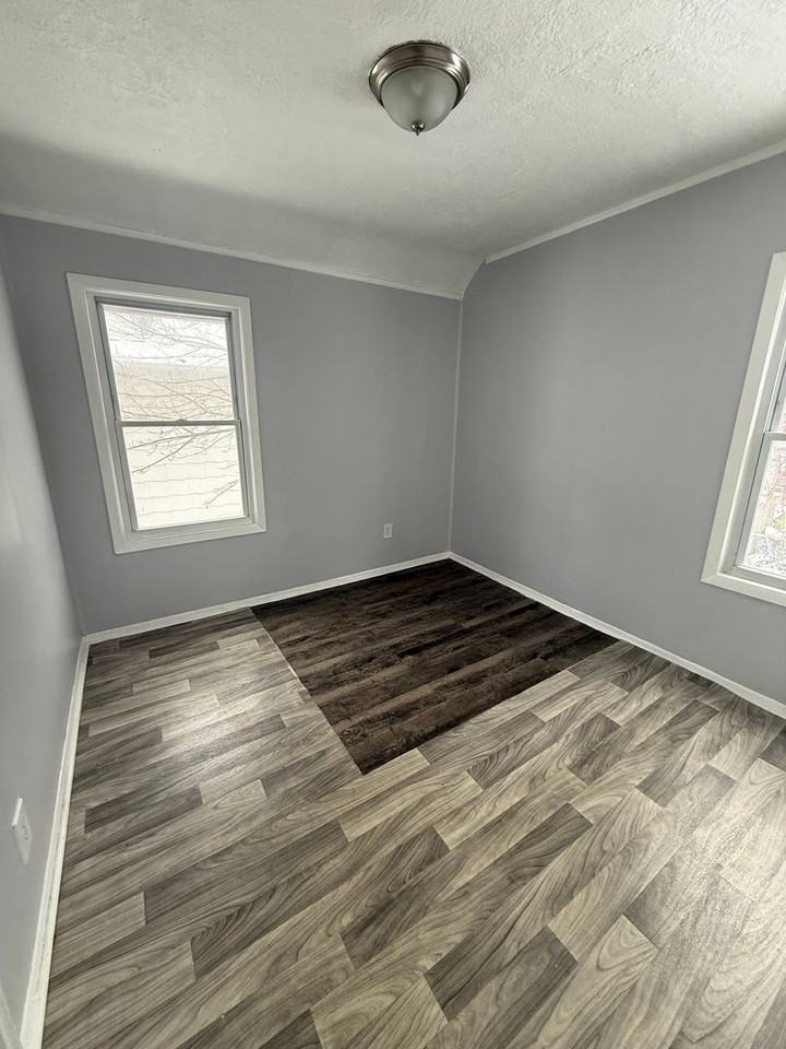 973 Stevenson Road - Photo 4 of 8