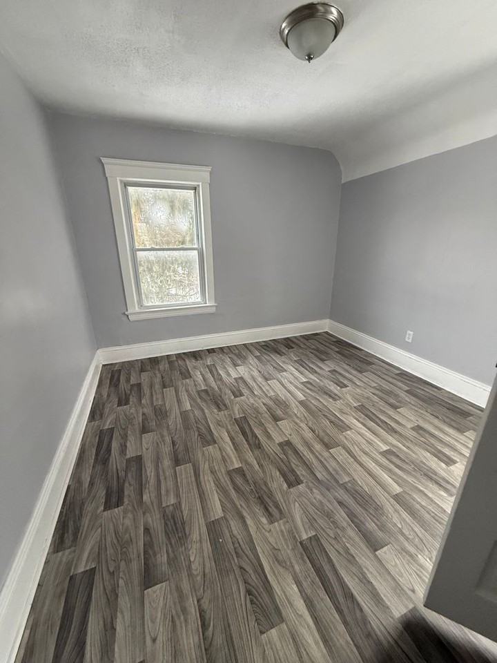 973 Stevenson Road - Photo 5 of 8