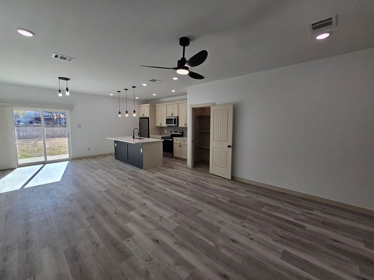 1319 Fletcher Street - Photo 4 of 39