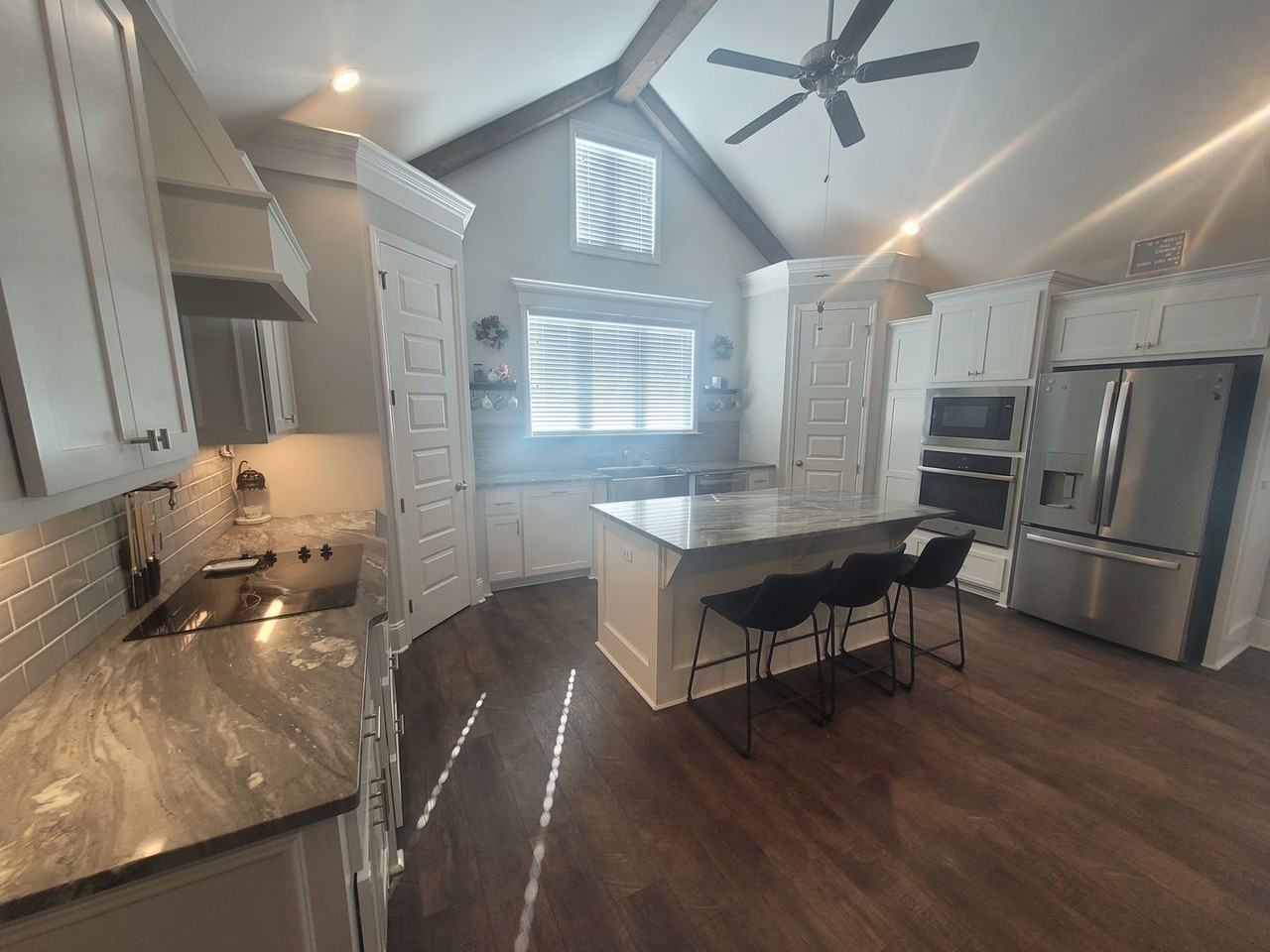 3528 Spence Drive - Photo 2 of 20